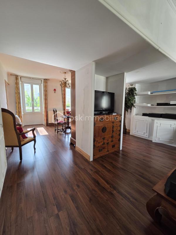 Maison ancienne - 315 m² - 10 pièces