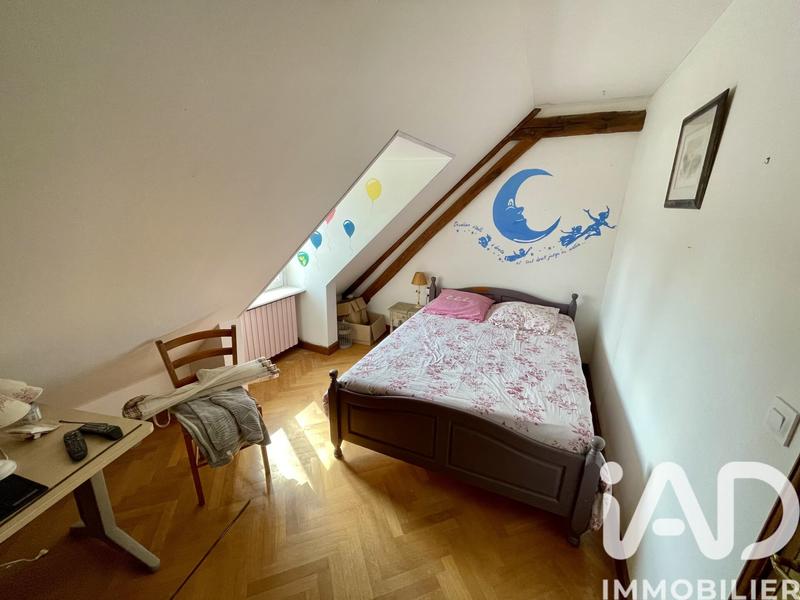 Maison - 220 m² - 8 pièces