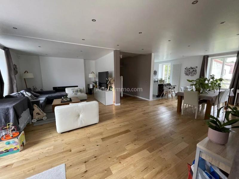 Maison - 204 m² - 8 pièces