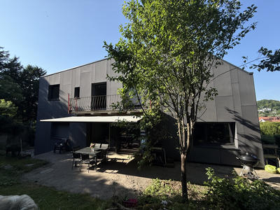 Maison - 240 m² - 7 pièces