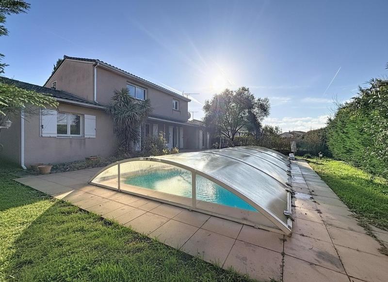 Maison - 161 m² - 7 pièces