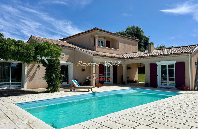 Maison - 200 m² - 8 pièces