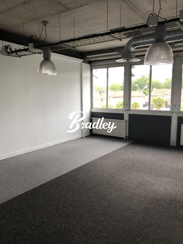 Bureau - 472 m²