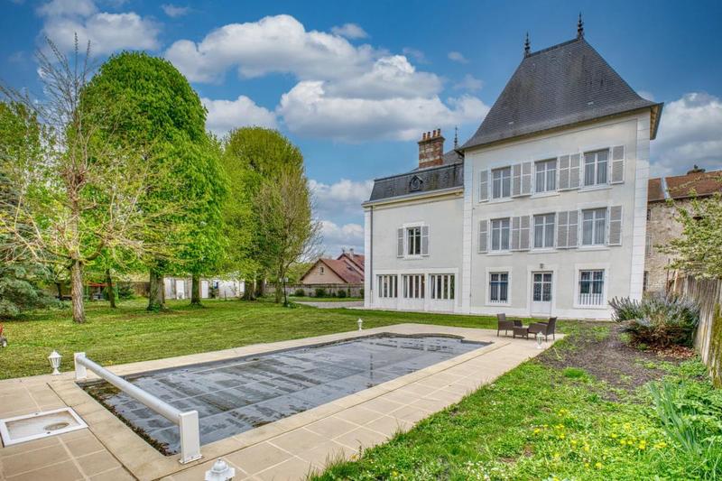 Maison de maîtres - 497 m² - 14 pièces