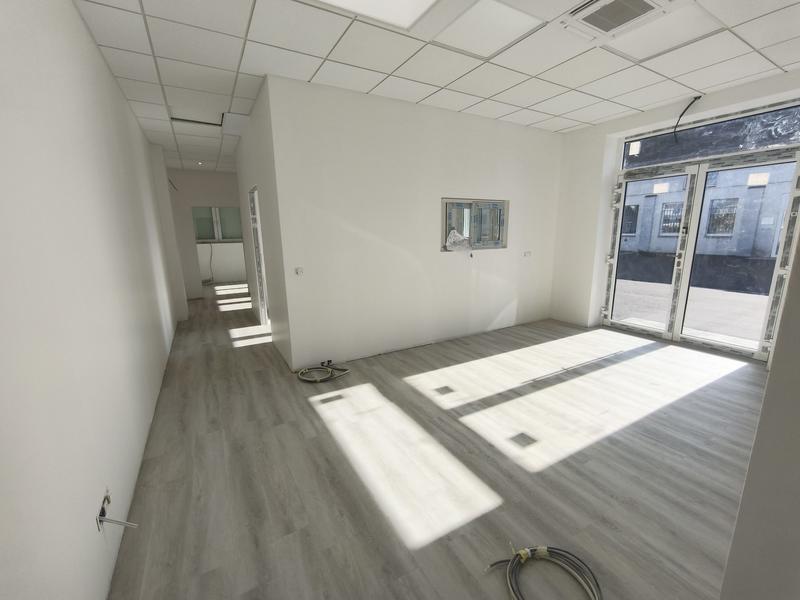 Bureau - 120 m² - 4 pièces