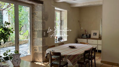 Maison - 344 m² - 8 pièces