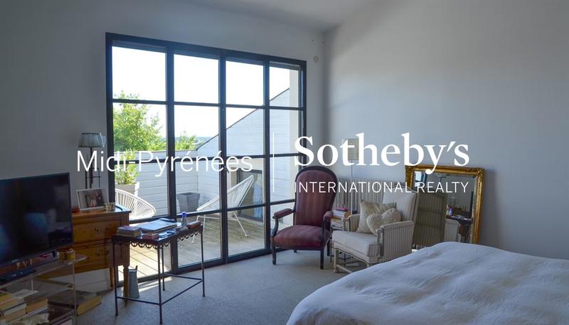 Maison de ville - 375 m² - 9 pièces