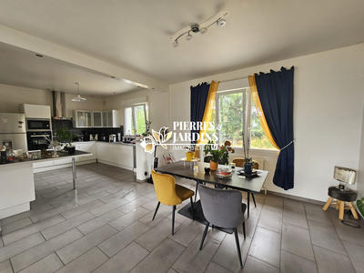 Maison - 112 m² - 4 pièces