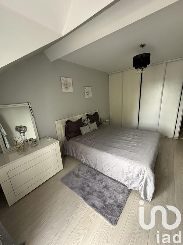 Maison - 212 m² - 8 pièces