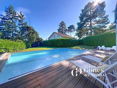 Villa - 165 m² - 6 pièces