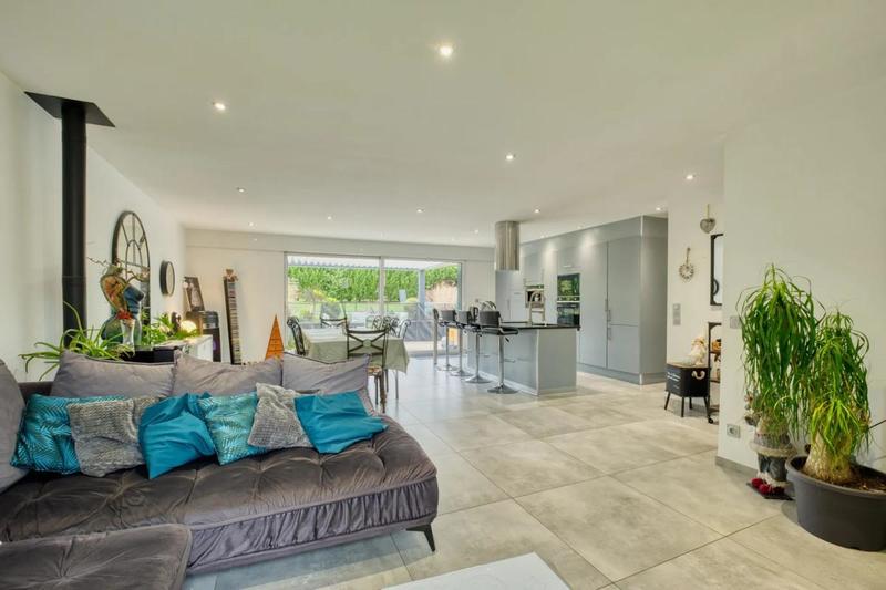 Maison - 96 m² - 6 pièces