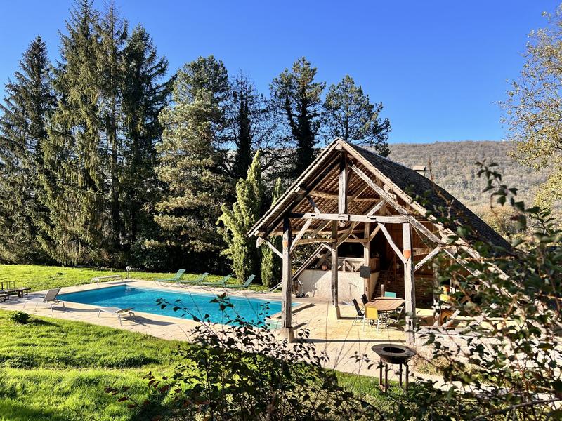 Maison - 430 m² - 10 pièces