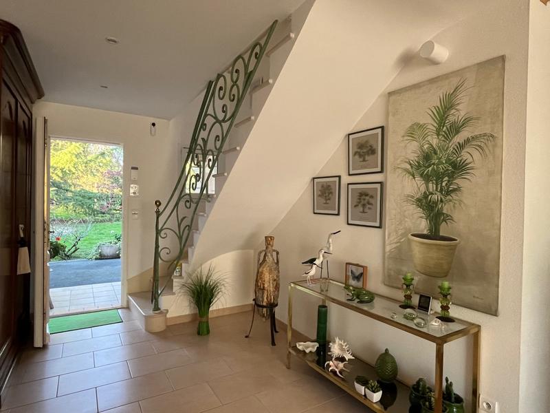 Maison contemporaine - 267 m² - 10 pièces