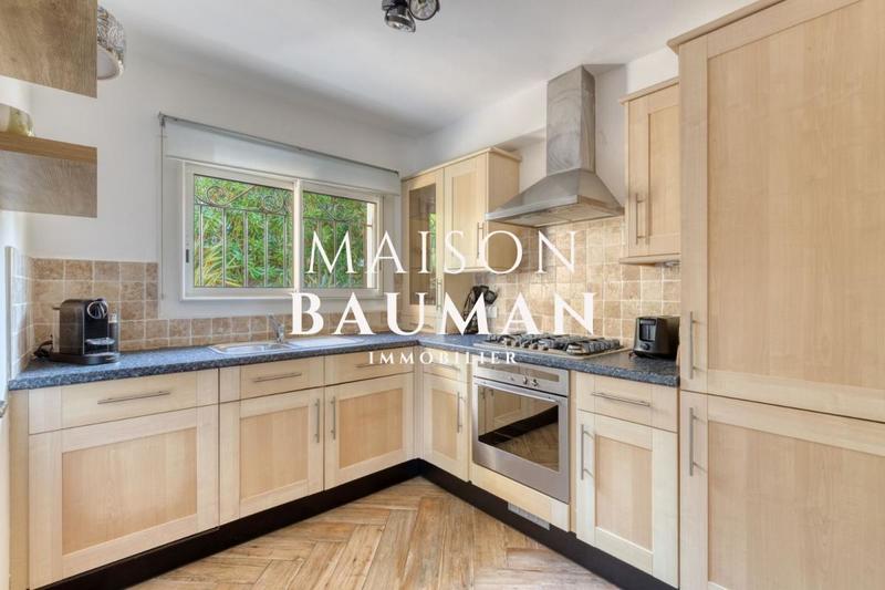 Villa - 212 m² - 9 pièces