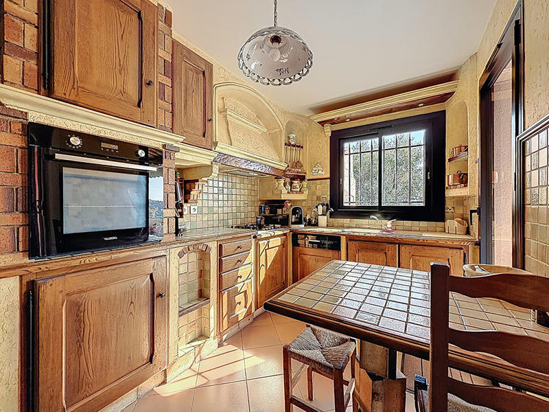 Maison - 251 m² - 9 pièces