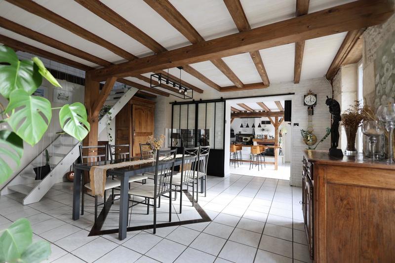 Maison - 260 m² - 8 pièces