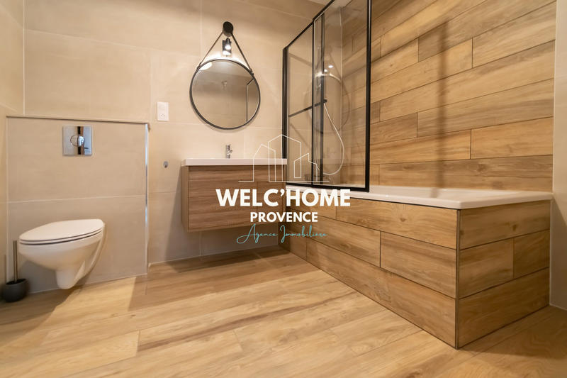 Maison - 235 m² - 7 pièces