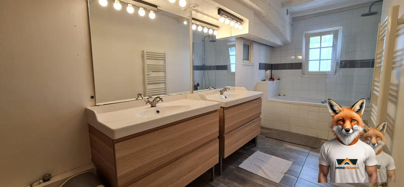 Loft - 218 m² - 6 pièces