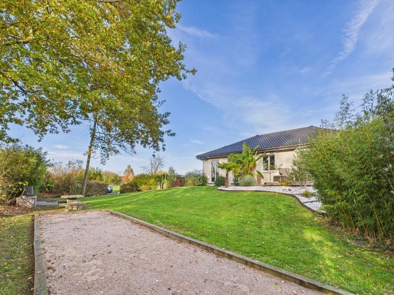 Maison - 215 m² - 7 pièces