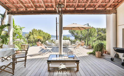 Villa - 240 m² - 6 pièces