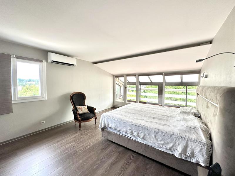 Villa - 365 m² - 10 pièces