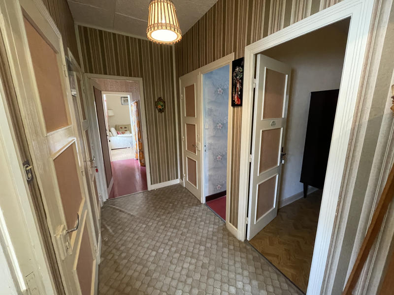 Maison - 163 m² - 8 pièces