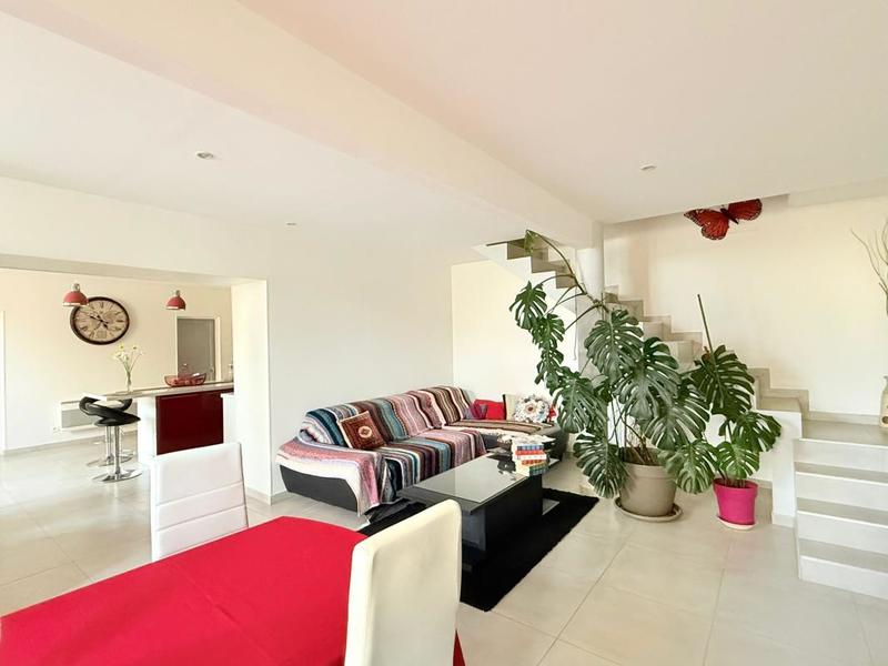 Maison - 178 m² - 5 pièces