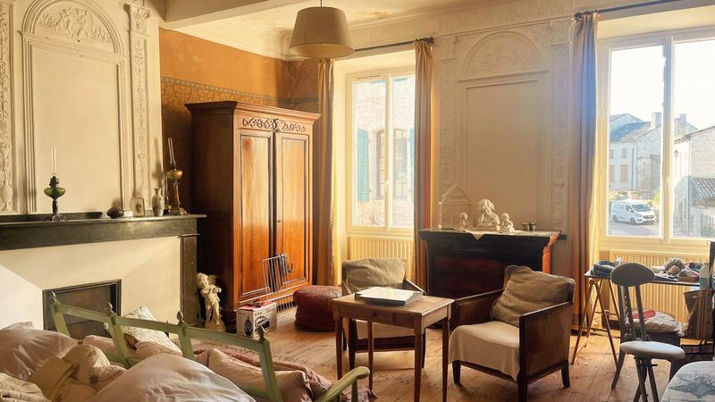 Maison de village - 320 m² - 8 pièces