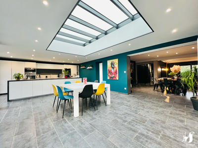 Maison - 198 m² - 7 pièces