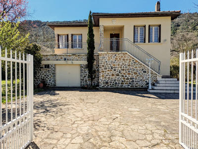 Propriété - 120 m² - 5 pièces