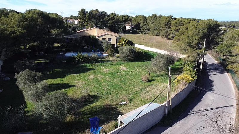 Terrain constructible - 598 m²