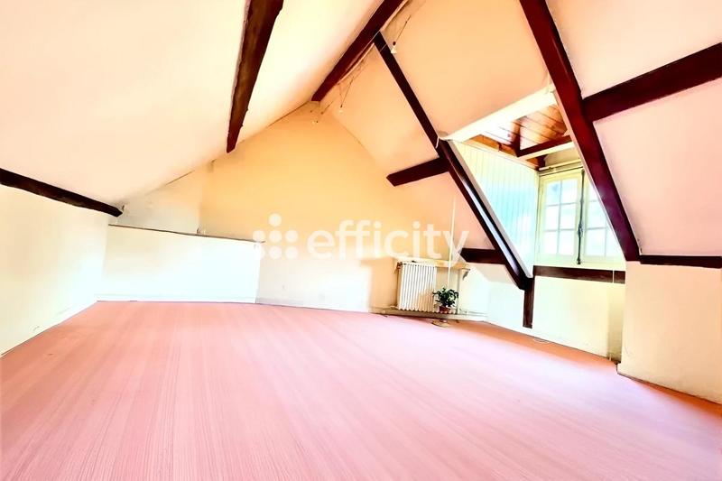 Maison - 240 m² - 8 pièces