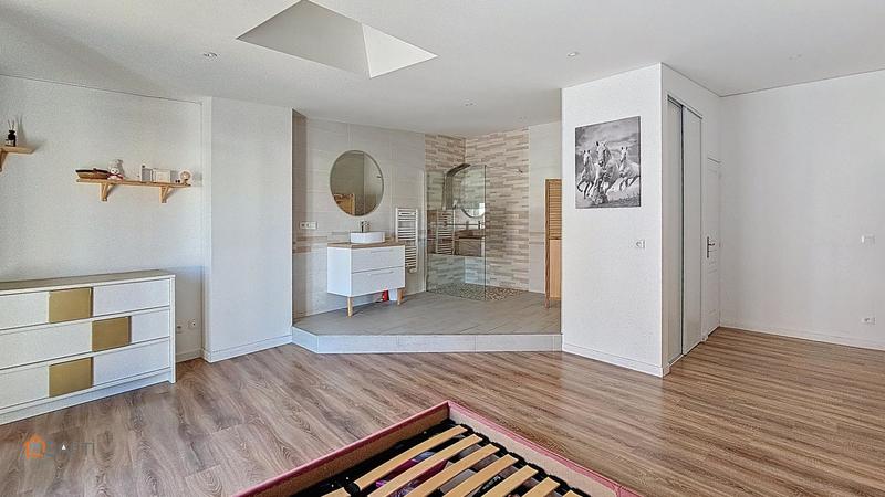 Maison - 104 m² - 4 pièces