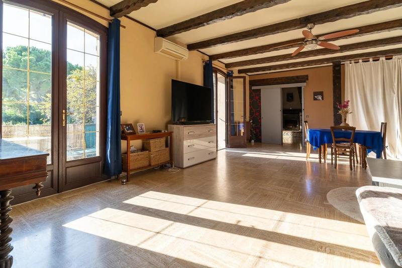 Maison - 328 m² - 9 pièces