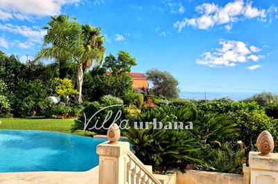 Maison - 218 m² - 6 pièces