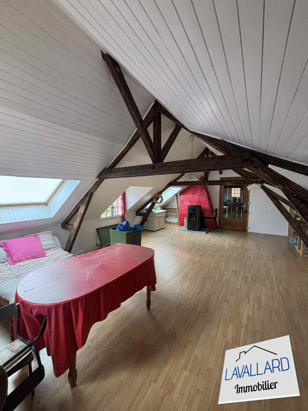 Maison - 239 m² - 10 pièces