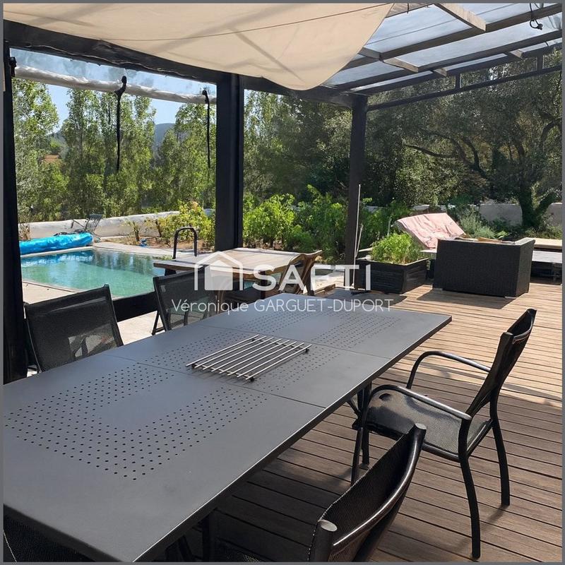 Maison de maîtres - 313 m² - 11 pièces