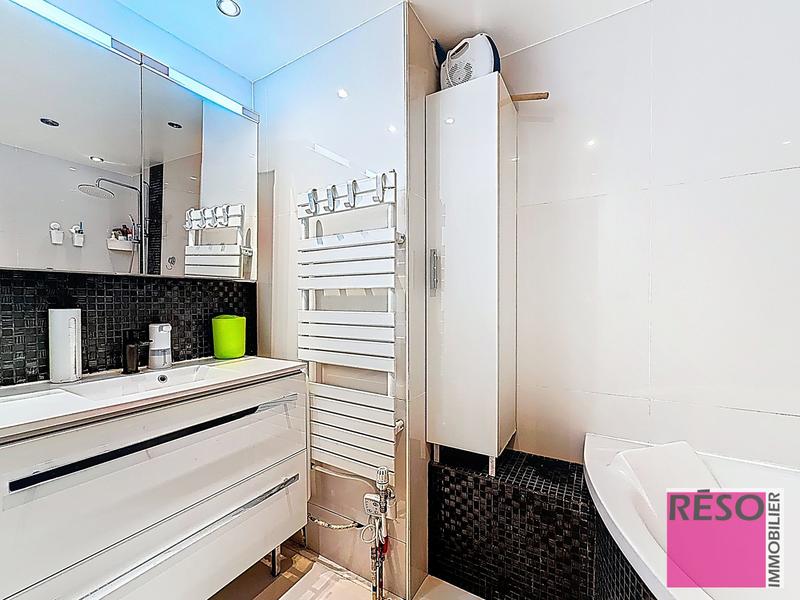 Appartement - 84 m² - 4 pièces