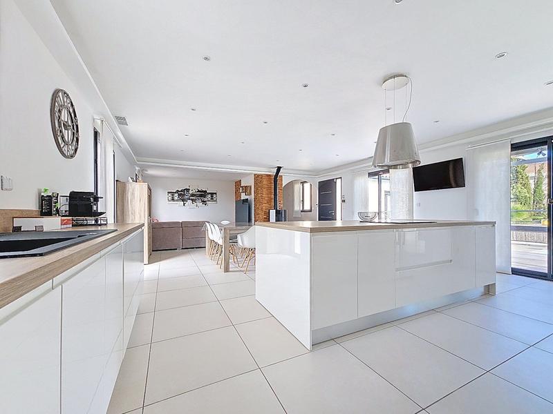 Villa - 137 m² - 5 pièces