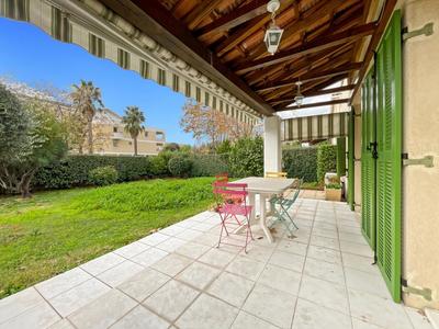 Maison - 99 m² - 5 pièces