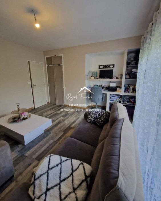 Maison traditionnelle - 200 m² - 8 pièces