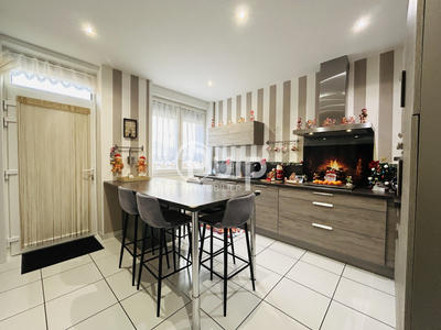 Maison - 82 m² - 4 pièces