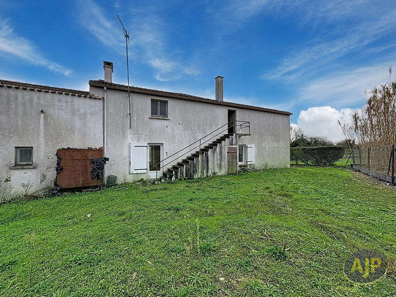 Maison - 90 m² - 6 pièces