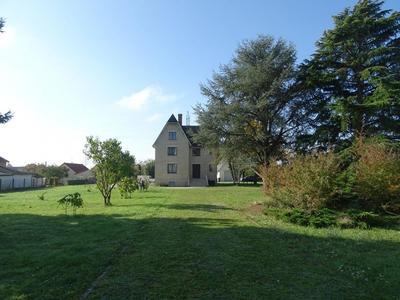 Maison - 205 m² - 7 pièces