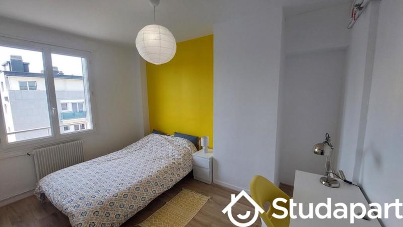 Chambre - 11 m² - 1 pièce