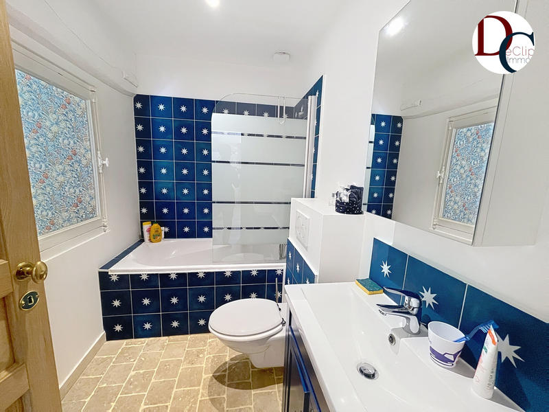 Maison - 405 m² - 11 pièces