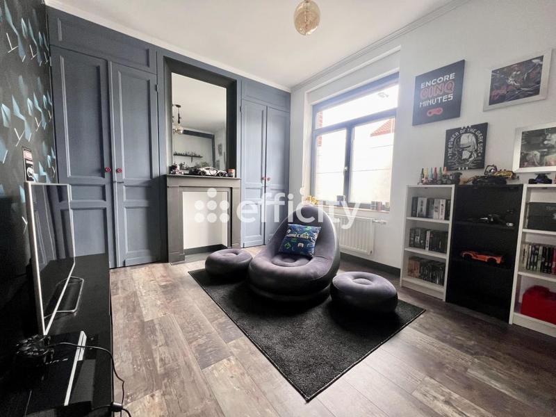 Maison - 247 m² - 10 pièces