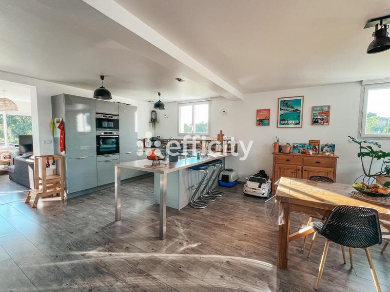 Maison - 137 m² - 5 pièces