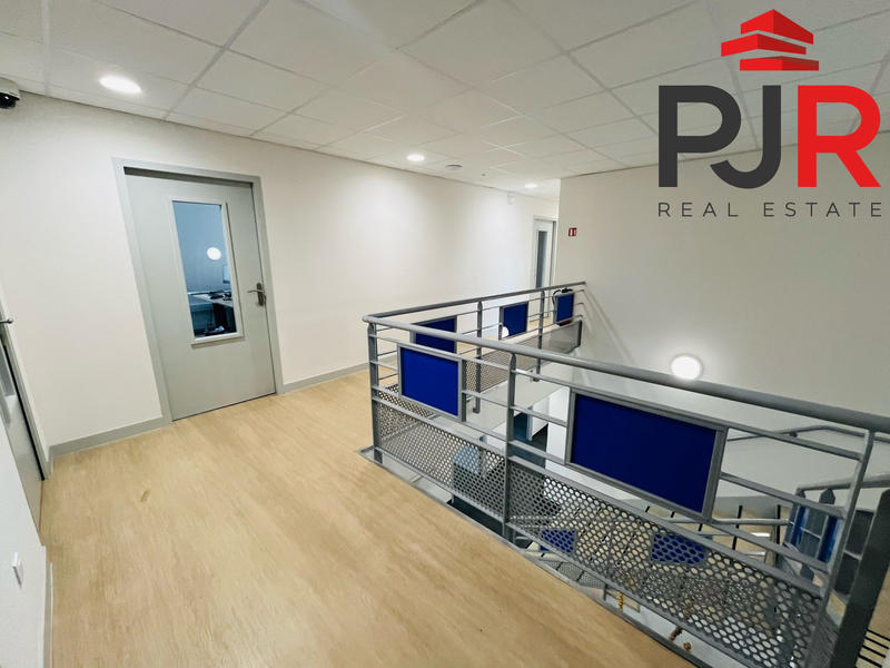 Bureau - 1 700 m²