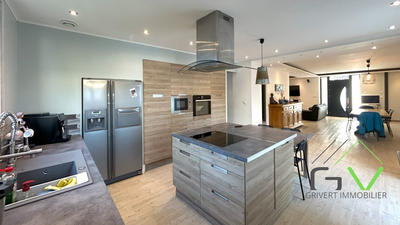 Maison traditionnelle - 137 m² - 5 pièces